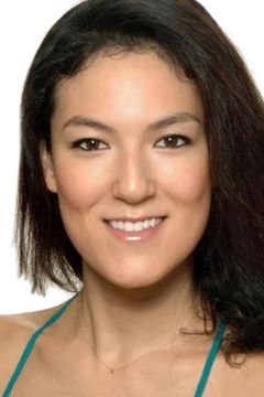 Joanna Numata interpreta Alpha Female