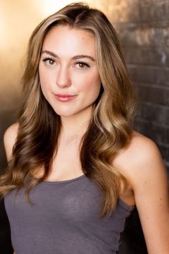 Samantha Gordon interpreta Katie (Register Girl) (uncredited)