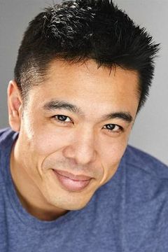 Ryan Mah interpreta Wade