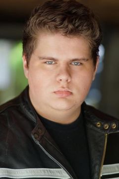 Zach Osterman interpreta Little Mac