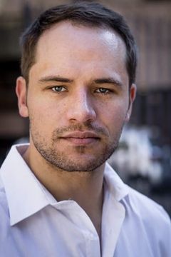 Christiaan Schoombie interpreta Young Reactor Man