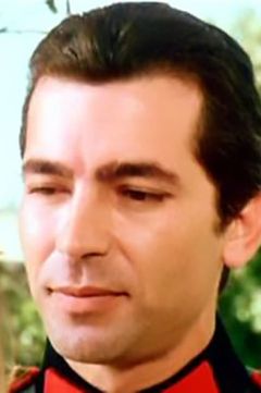 Mahmoud Kabil interpreta Kebir
