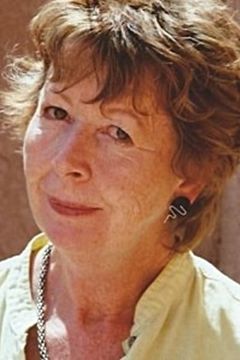 Linda Broughton interpreta Theatre Nurse