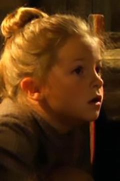 Samantha Waidler interpreta Mary Lou
