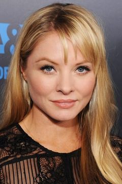 Kaitlin Doubleday interpreta Joanna