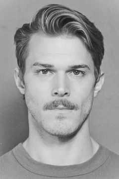 Brando White interpreta Porter