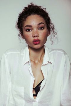 Ashley Moore interpreta Old Town Girl