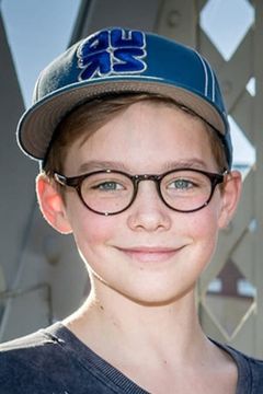 Ruben Storck interpreta Benny