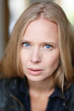 Pauline Moingeon interpreta Romaine (voice)