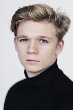 Nico Liersch interpreta Rudy Steiner