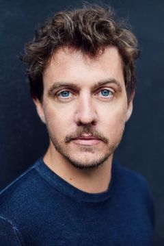 Niklas Kohrt interpreta Prince Andrew