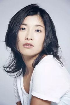 Sow Hirosawa interpreta News Anchor