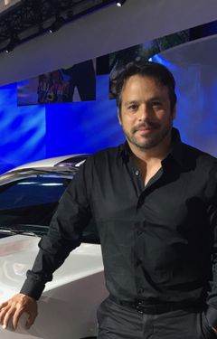 Laurence Chavez interpreta Apartment Hitman