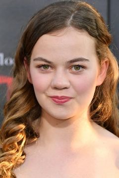 Megan Charpentier interpreta Victoria Desange