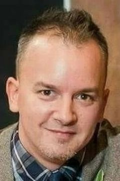 Robert Oliveri interpreta Nick Szalinski