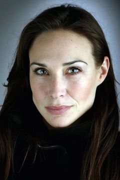 Claire Forlani interpreta Peyton Driscoll