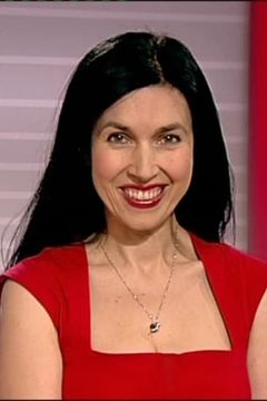 Claudia Sermbezis interpreta Lema Eelyak