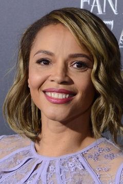 Carmen Ejogo interpreta Amelia Reardon