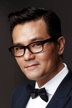 Gordon Lam interpreta Paramedic
