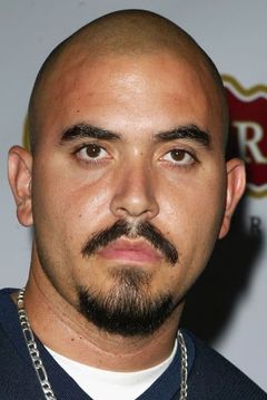 Noel Gugliemi interpreta Garbed-Out Fan