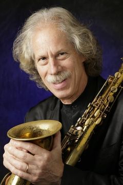 Lou Marini interpreta'Blue Lou' Marini
