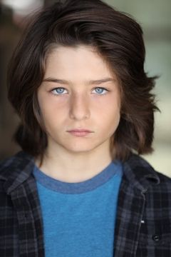 Sunny Suljic interpreta Tarby Corrigan