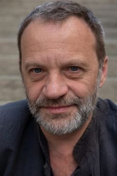 Éric Herson-Macarel interpreta Necross (voice)