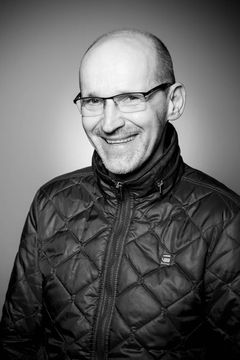 Sándor Zsótér interpreta Kata apja