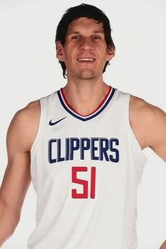 Boban Marjanović interpreta Ernest