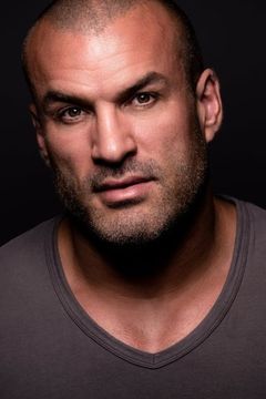 Joel Gagne interpreta Plumber