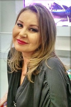 Tania Popa interpreta Female parishoner