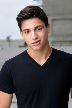 Chase Vacnin interpreta Teenage Jackie Aprile