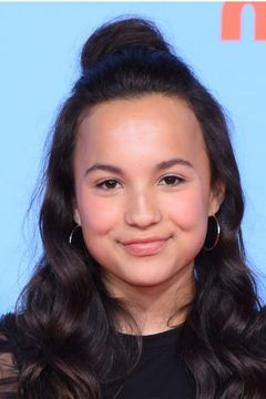 Kyra Isako Smith interpreta Anika Hunter