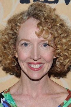 Darlene Hunt interpreta Darlene