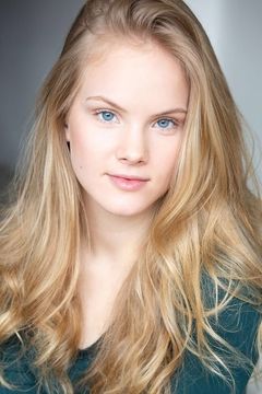 Jenna Warren interpreta Yulia