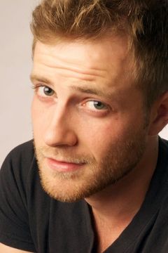 Kjartan Hewitt interpreta Jimmy
