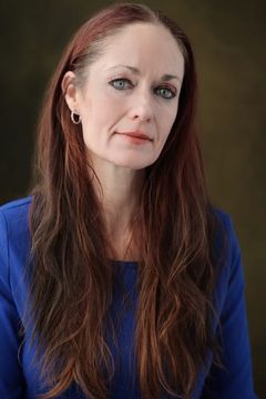 Kirsty Hamilton interpreta Sarah