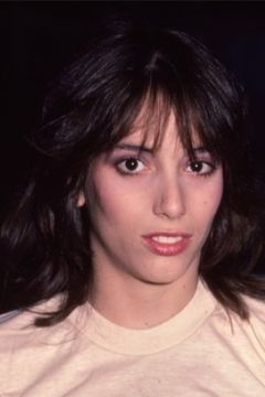 Lisa Cintrice interpreta Topless Ticket Taker