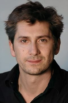 Michael A. Goorjian interpreta College Boy 1