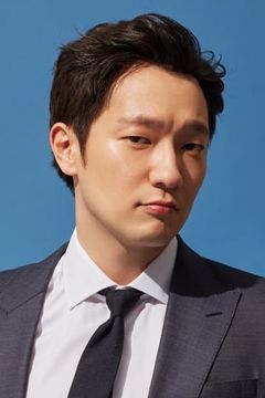 Son Suk-ku interpreta Kang Hae-sang