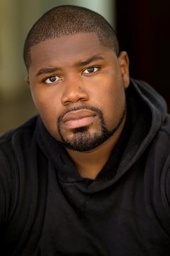 Johnnie McQuarley interpreta Andre