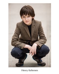 Henry Kelemen interpreta Justin