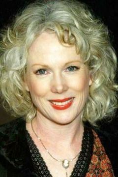 Julia Duffy interpreta Betty