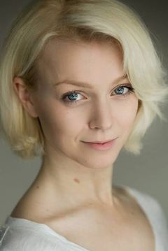 Abigayle Honeywill interpreta Debutante