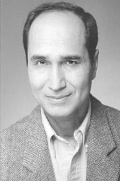 Harsh Nayyar interpreta Egyptian Diplomat (uncredited)