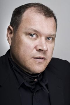 Oleg Nasobin interpreta Zeno