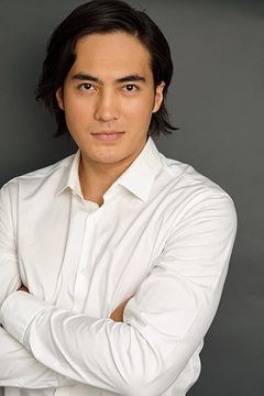 Sanjar Madi interpreta Temirkhan / Khan