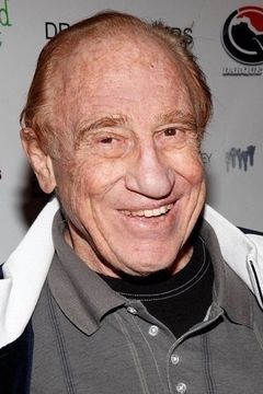 Gene LeBell interpreta Driving Instructor (uncredited)
