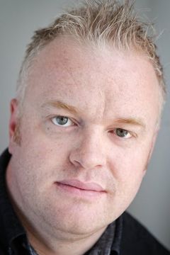 Charlie Richmond interpreta Henry Morgan