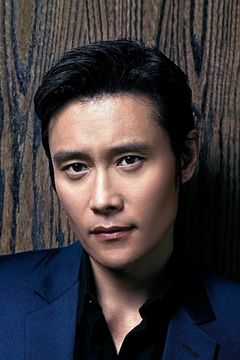Lee Byung-hun interpreta Lee Jun-pyeong